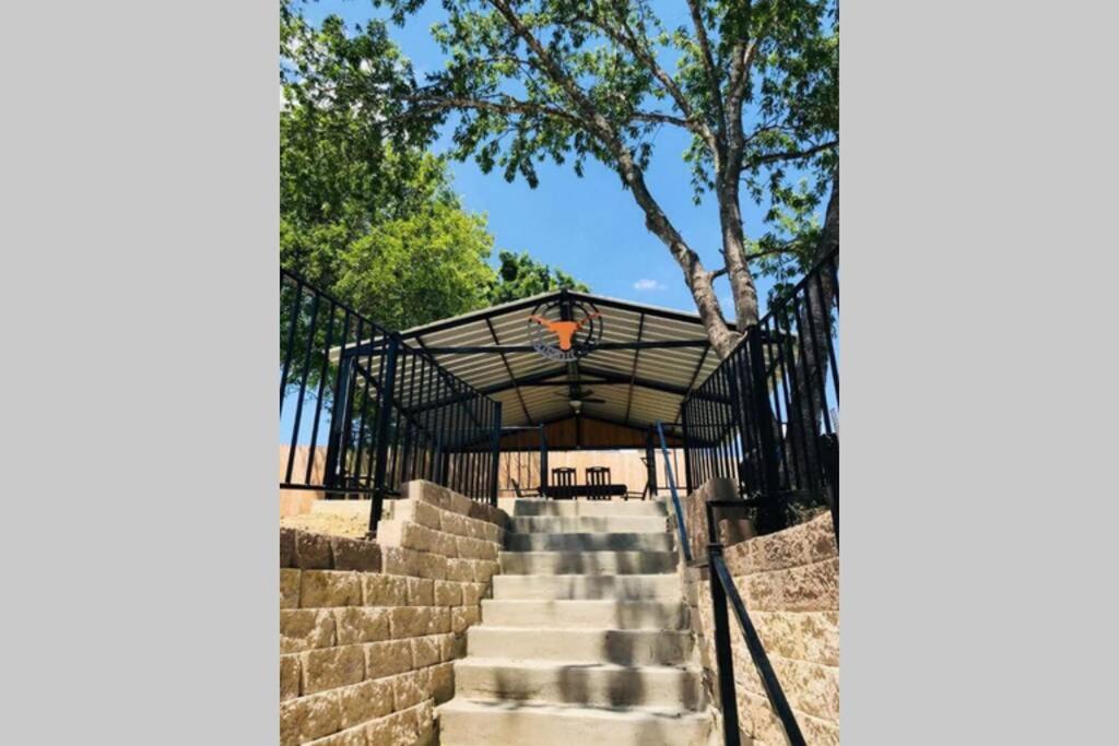 Cyc Eclectic Back House With Bbq Gazebo San Antonio Exterior foto