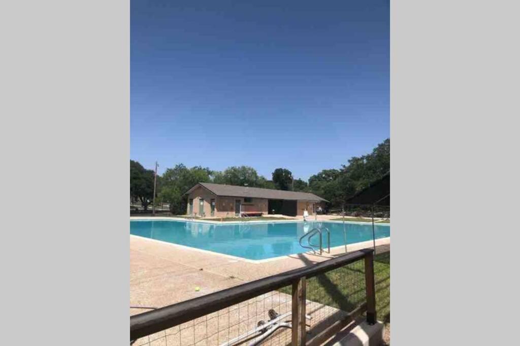 Cyc Eclectic Back House With Bbq Gazebo San Antonio Exterior foto