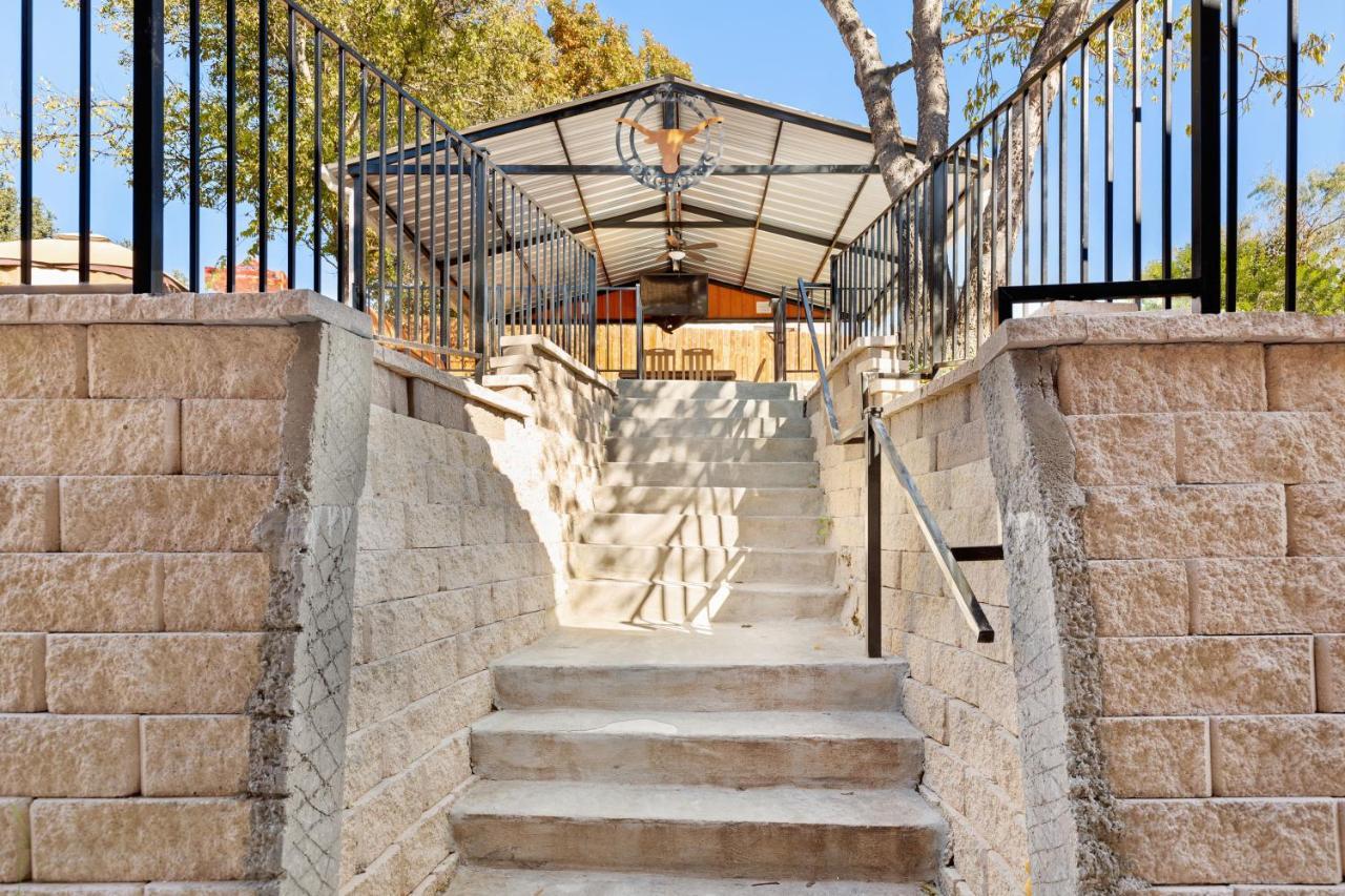 Cyc Eclectic Back House With Bbq Gazebo San Antonio Exterior foto